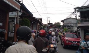 Kemacetan di Jalur Alternatif Hindari Banjir, Warga : Cukup Merugikan