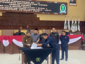 DPRD dan Pemprov Kaltim Tandatangani Persetujuan Bersama Pengesahan Perda RTRW