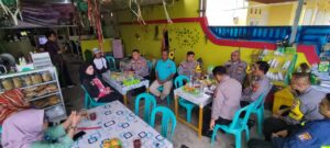 KAPOLSEK SUNGAI KUNJANG KOMPOL MADE ANWARA, SH, KEMBALI DENGARKAN KELUHAN MASYARAKAT MELALUI JUM’AT CURHAT