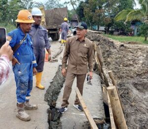 Sidak ke Samboja, DPRD Kaltim Temui Jalan Ambruk Karena Galian Pipa