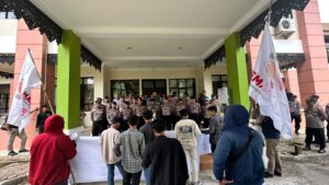 Desak Mundur Ketua DPRD Kukar Hingga Minta Percepat PAW PKB, Mahasiswa Demo Kantor DPRD Kukar