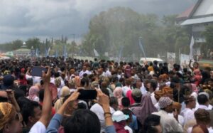 Antusiasme Ribuan Warga dalam Prosesi Belimbur Erau Adat Pelas Benua di Kukar