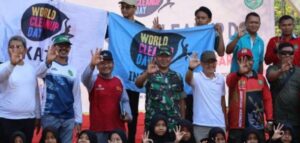 World Cleanup Day 2023, DLHK Kukar Pungut Sampah di Tenggarong Seberang