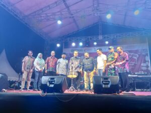 Sekretaris Dispar Resmi Buka Pekan Raya Sebulu