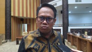 Dianggap Lamban Bersihkan Sampah di TPS, Samri Sebut DLH Belum Tuntas