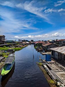 Desa Terapung Melintang, Wisata Ikan Segar dan Budaya Kutai yang Memikat