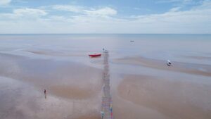 Pantai Biru, Tempat Wisata Bahari dengan Terumbu Karang Luas di Kutai Kartanegara