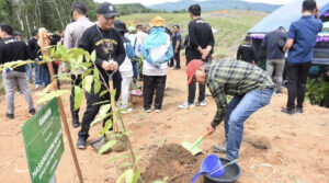 Acara Penanaman Pohon Serempak di Kawasan RHL IKN, Samsun Hadir Wakili Ketua DPRD Kaltim