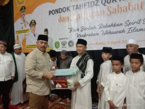 Bupati Kukar Edi Damansyah Hadiri Bukber di Pondok Tahfidz Sitti Aminah, Beri Apresiasi Keluarga Besar H. Rustam