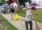Semangat Gotong Royong Dispar Kukar Wujudkan Stadion Rondong Demang Bersih dan Asri